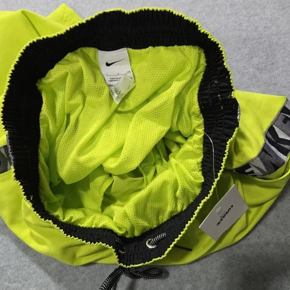 NIKE Shorts Volley Swim Trunks Mens Mesh-Lined Size Small Green Elastic Waist